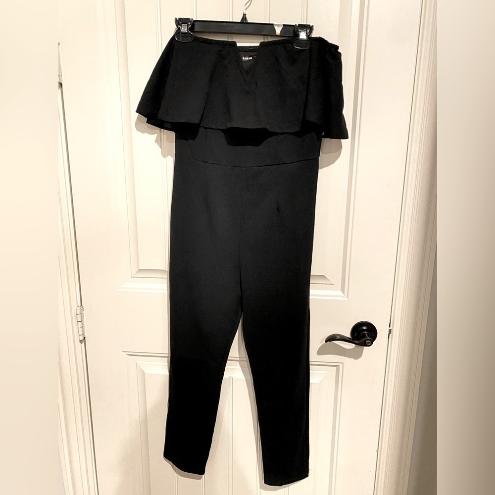 Off shoulder black dressy jumpsuit, ruffled top cropped pant, dressy romper sz S